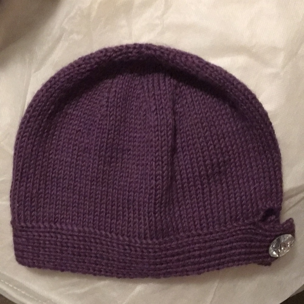 NWOT Winter beanie in plum by San Diego Hat Co.